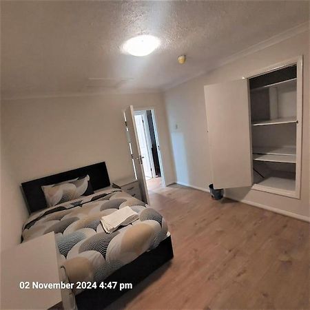 Hornchurch Spacious 4 Bedroom House-Rainham מראה חיצוני תמונה