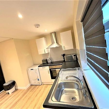 Hornchurch Spacious 4 Bedroom House-Rainham מראה חיצוני תמונה