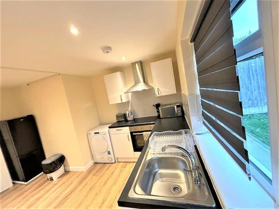 Hornchurch Spacious 4 Bedroom House-Rainham מראה חיצוני תמונה