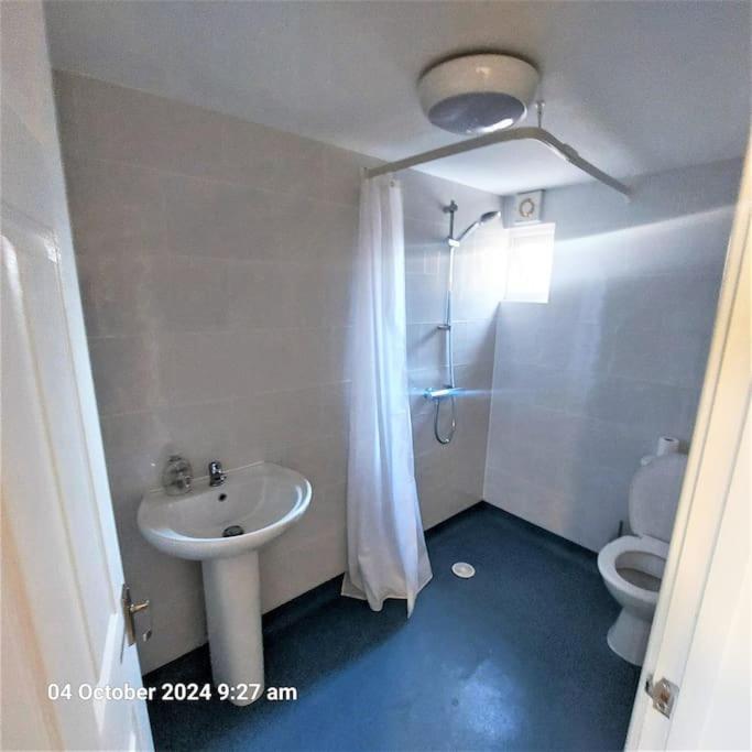 Hornchurch Spacious 4 Bedroom House-Rainham מראה חיצוני תמונה